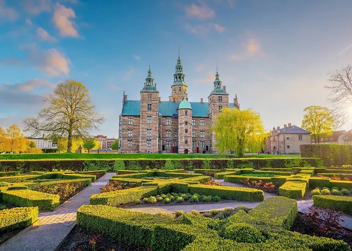 Big 4 Bedroom Apartment With Bathtub By Cph City Hall Square