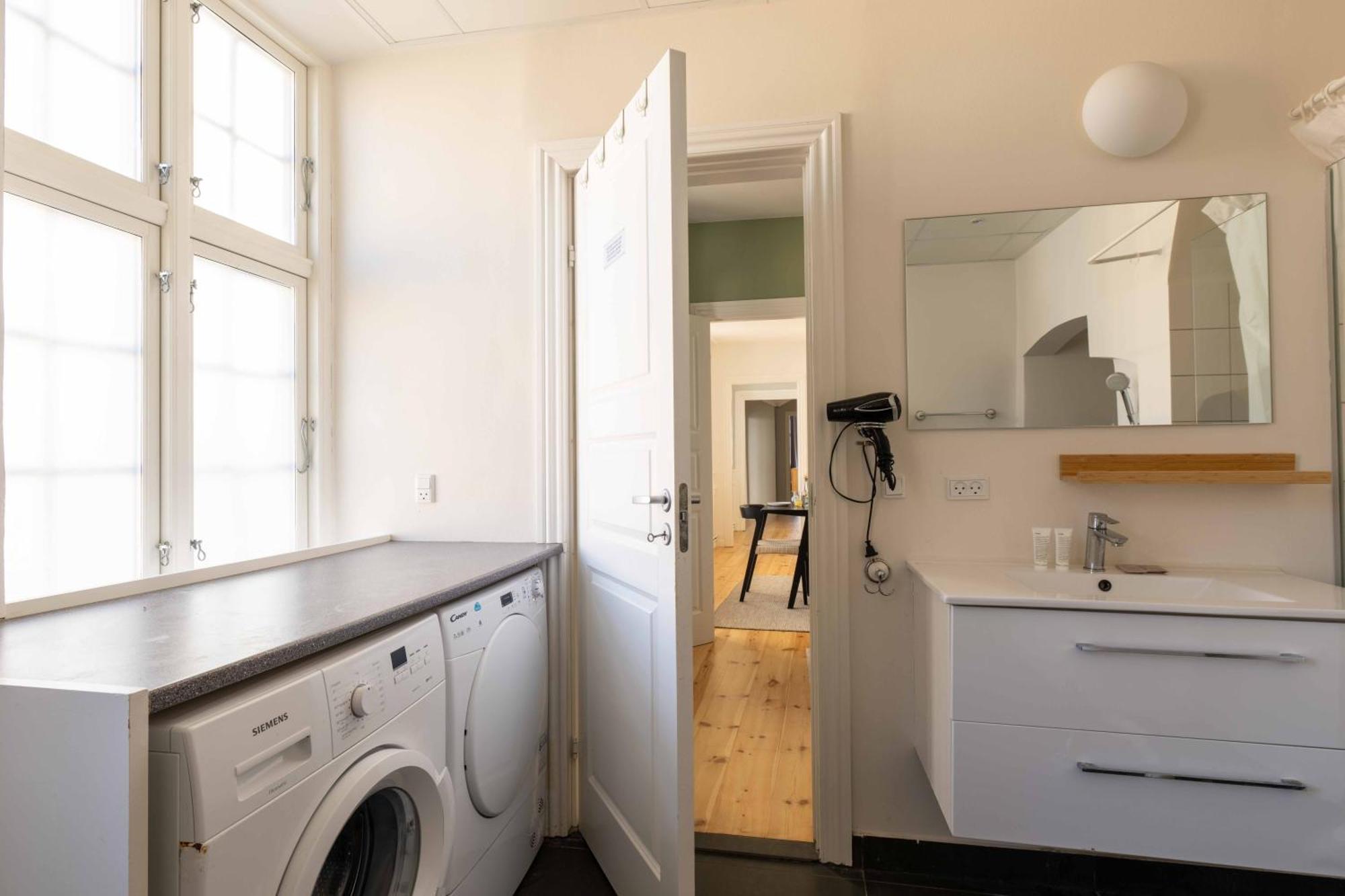 Apartament Big 4 Bedroom With Bathtub By Cph Hall Square *